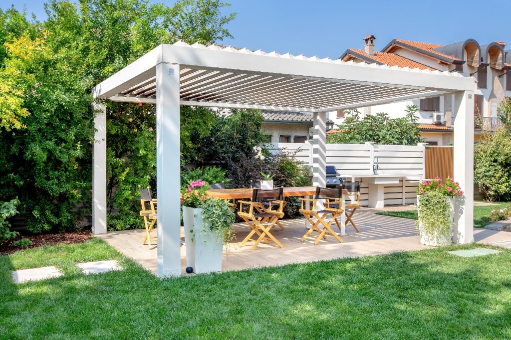 pergole bioclimatiche installate da Cameroni Infissi